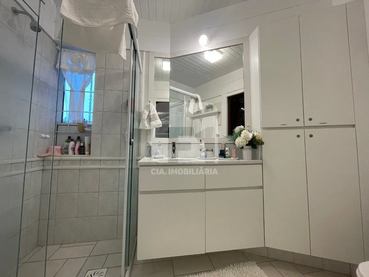 Furnished 350 m² house with 6 bedrooms and 3 suites — photo 30