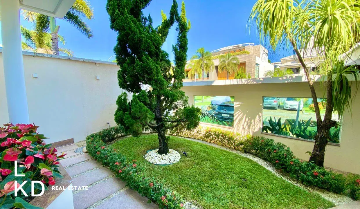 Unfurnished house with 5 bedrooms and 5 bathrooms — photo 14
