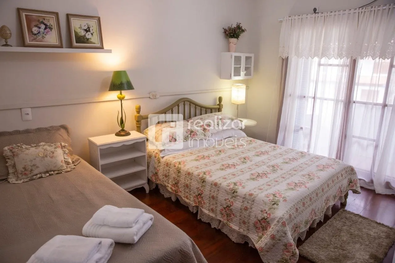 4-bedroom house with a bathtub in Florianópolis — photo 12
