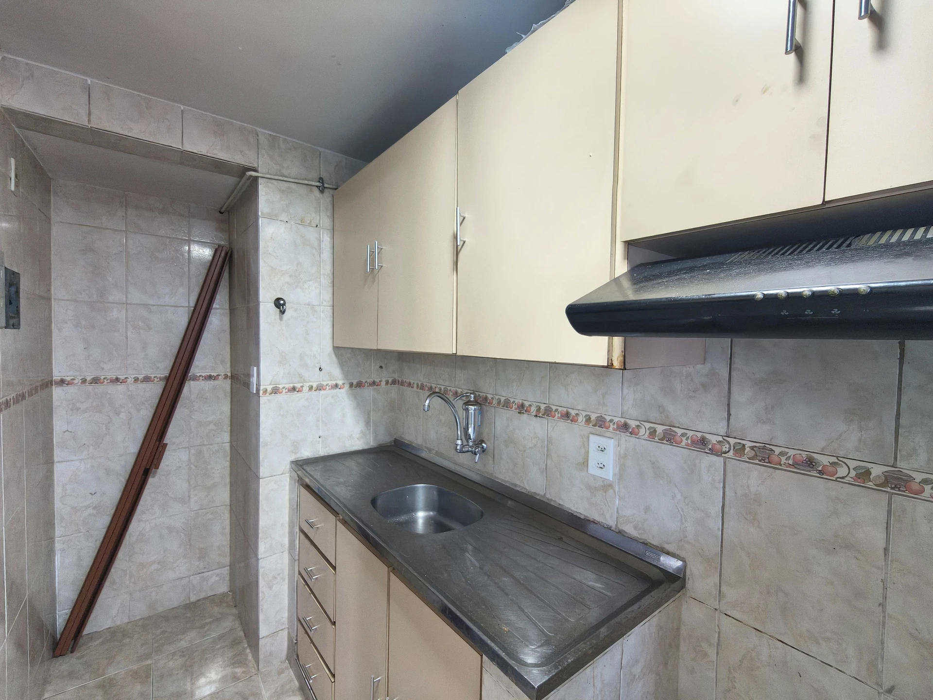 Unfurnished apartment with 2 bedrooms and 1 parking space — photo 7