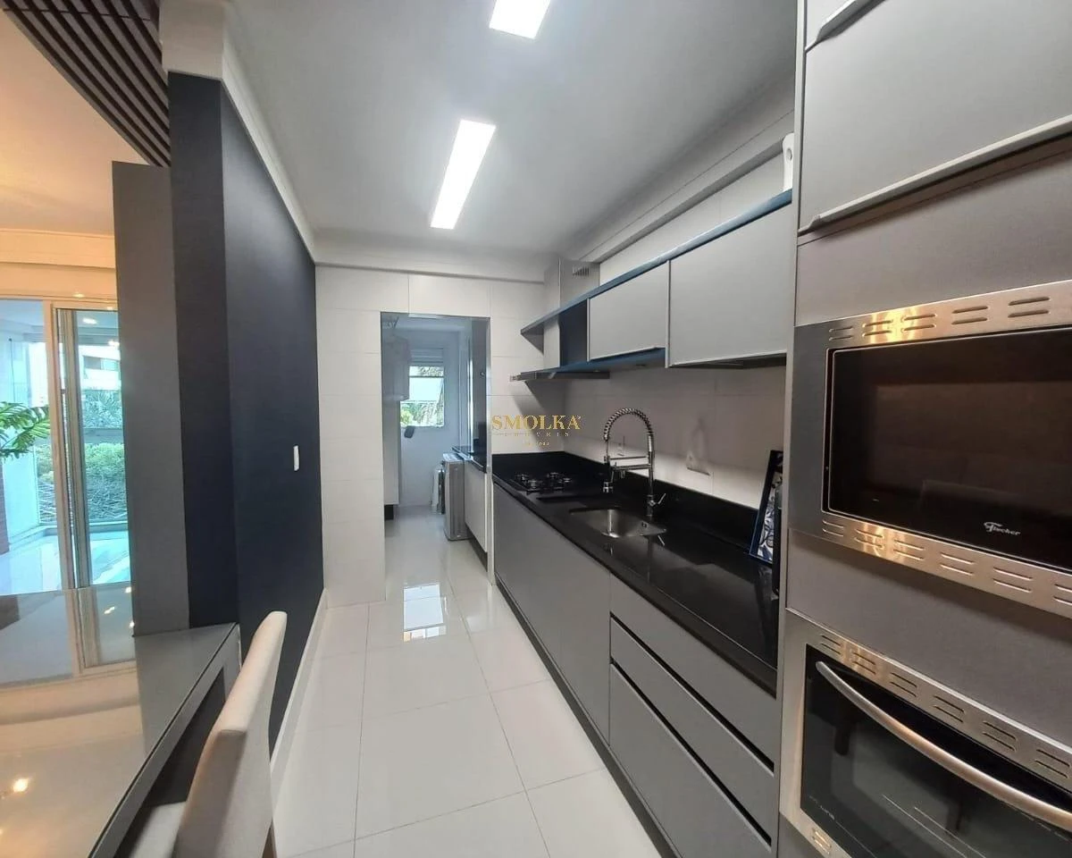 Apartamento com janelas do piso ao teto, Agronômica — photo 20