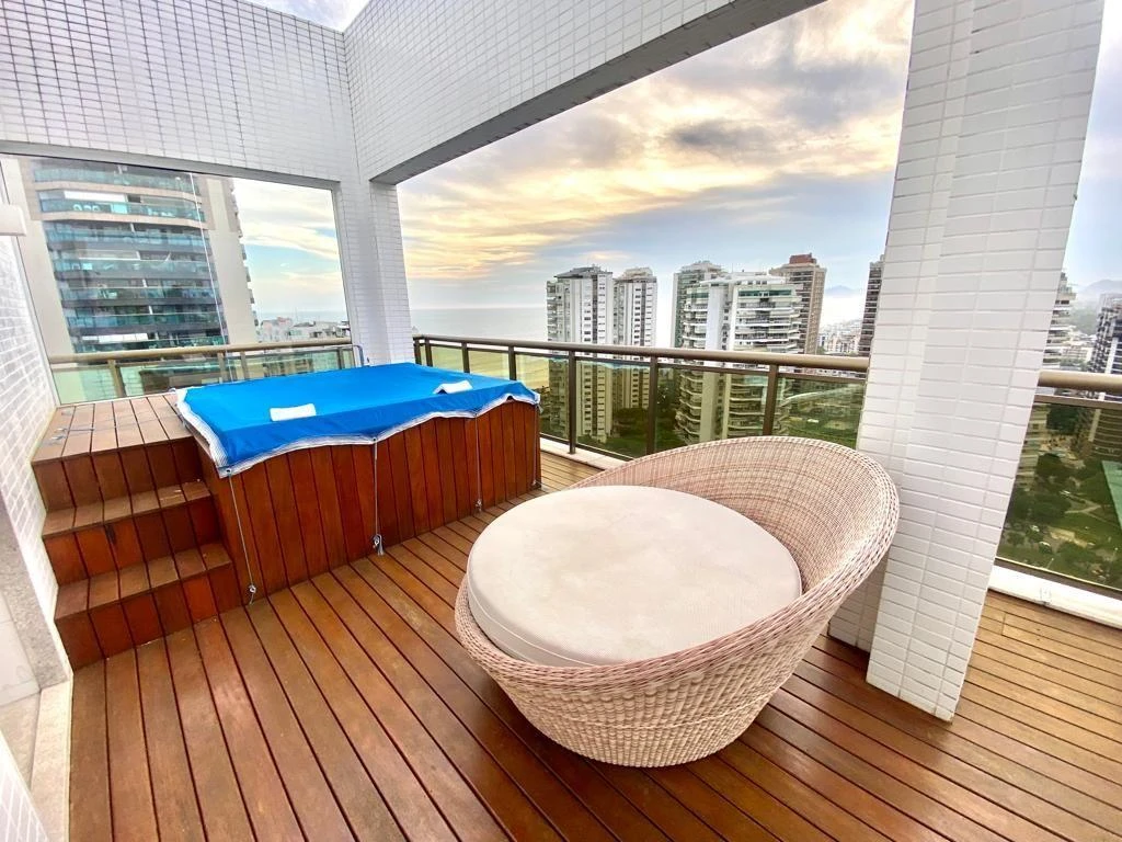 Furnished penthouse with balcony and open-plan kitchen — photo 23