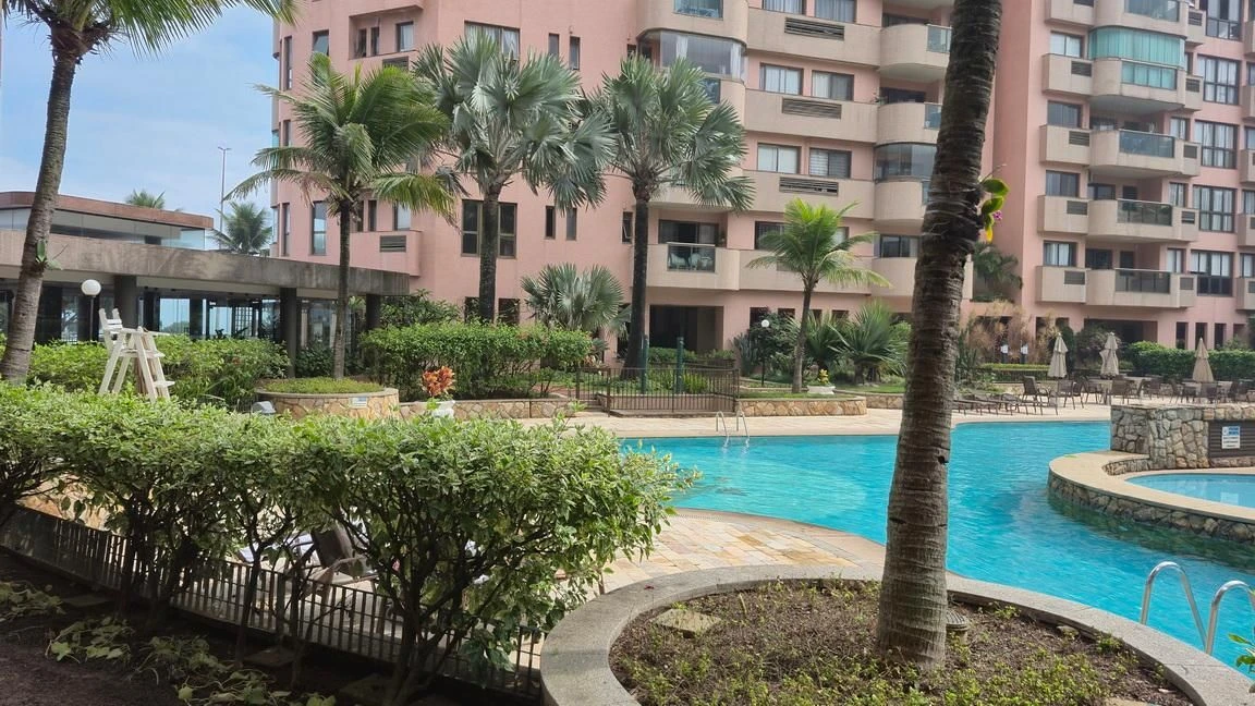 Furnished apartment, 66 m², with floor-to-ceiling windows — photo 21