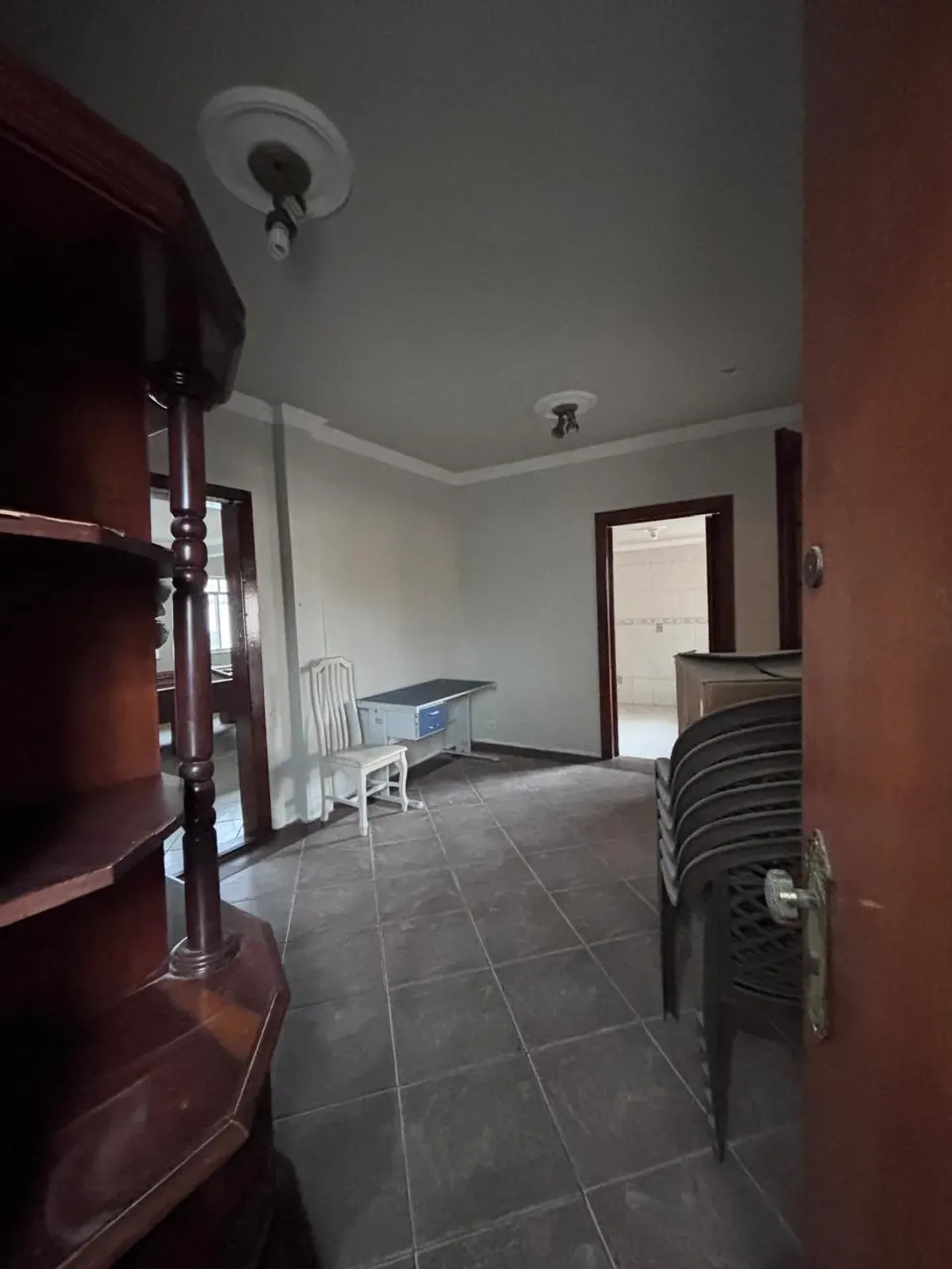 3-bedroom apartment with 2 bathrooms and glass balcony — photo 37