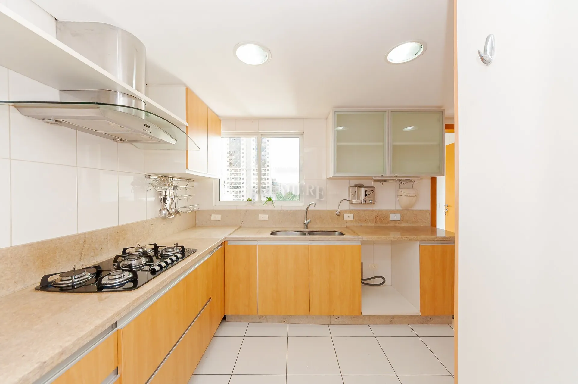 Apartamento mobiliado de 4 quartos em condomínio com piscina — photo 18