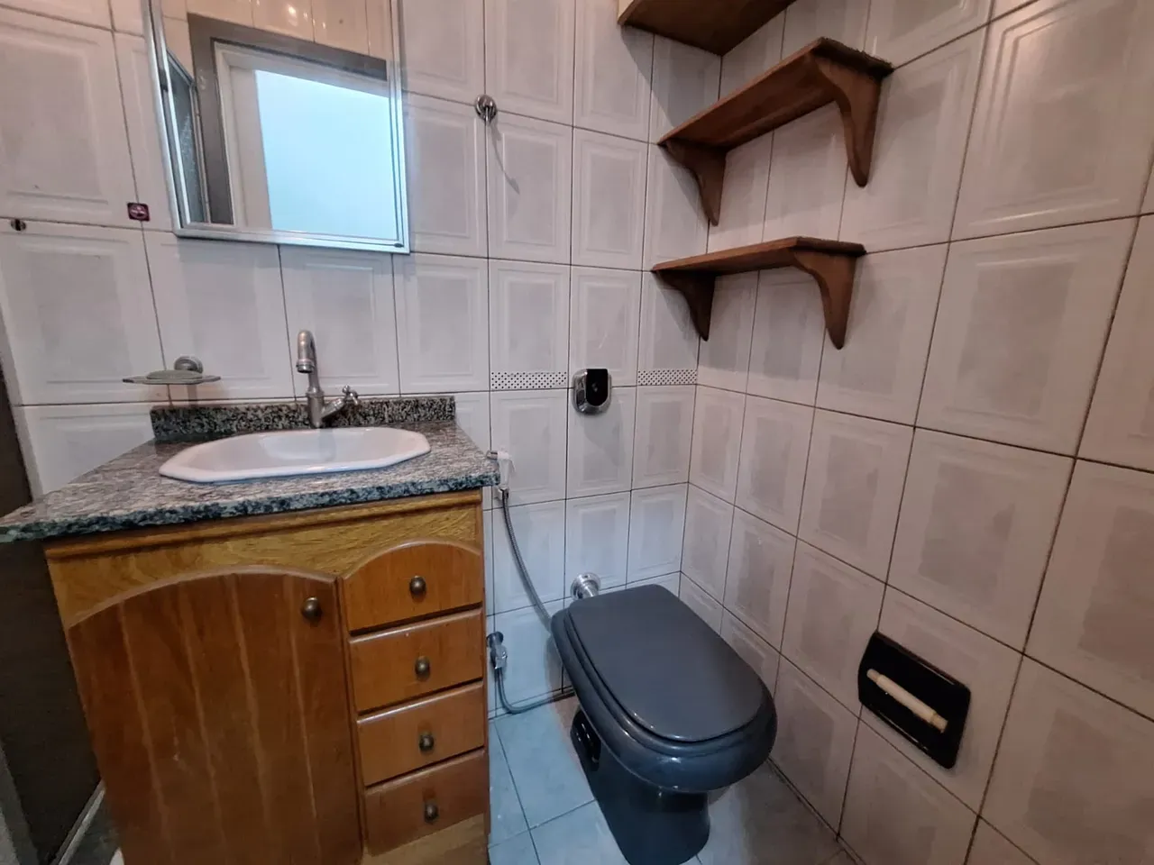 Apartment on the 1st floor with wood or laminate floors — photo 24
