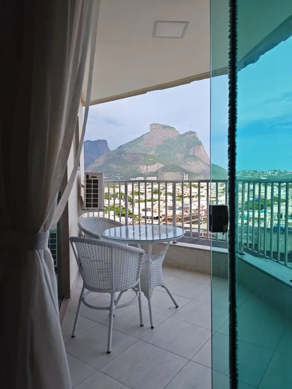 Furnished 1-bedroom apartment with 2 bathrooms — photo 19