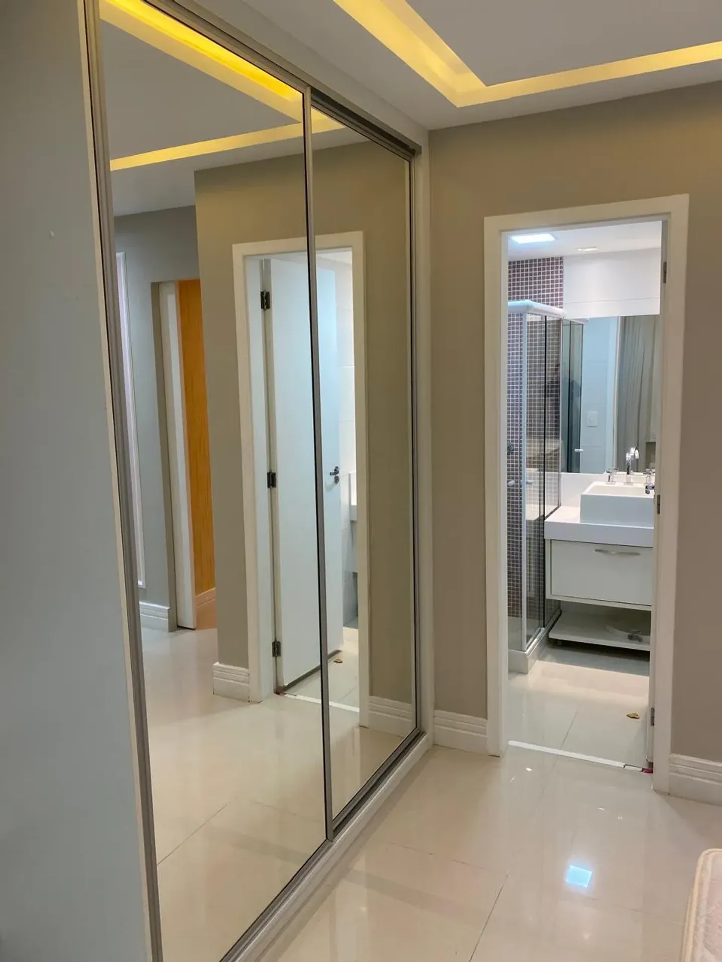 Home office in a 4-bedroom apartment, 110 m² — photo 17
