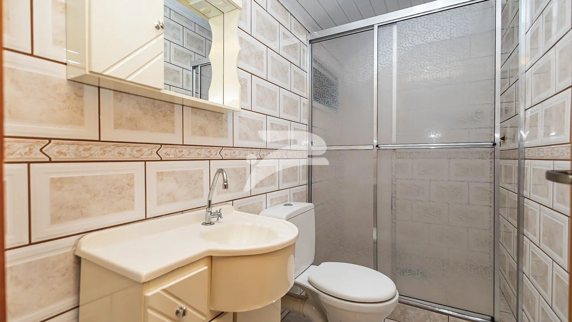 House with 3 bedrooms and a private BBQ area — photo 22