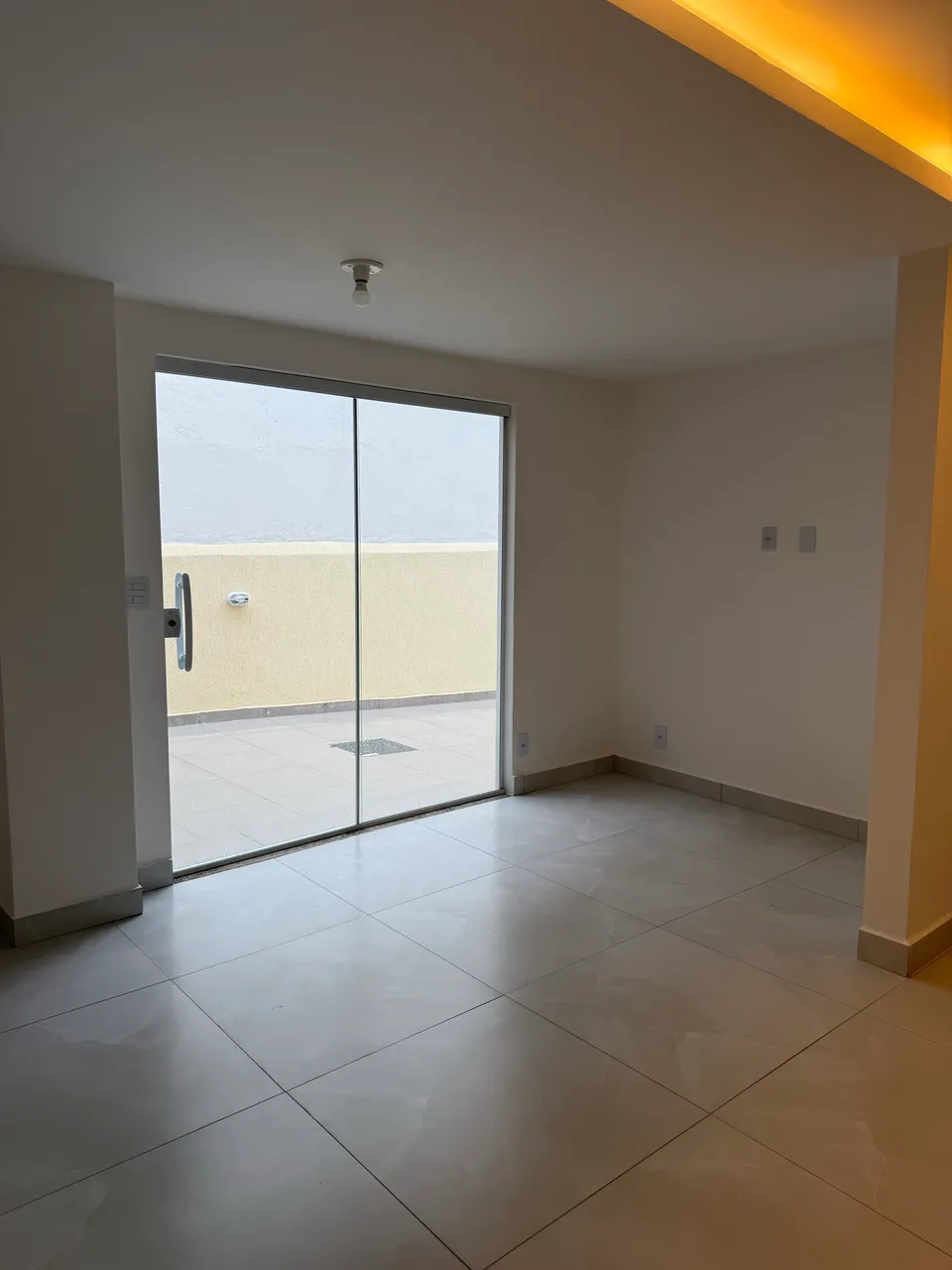 House with 2 bedrooms and a built-in grill on balcony — photo 5