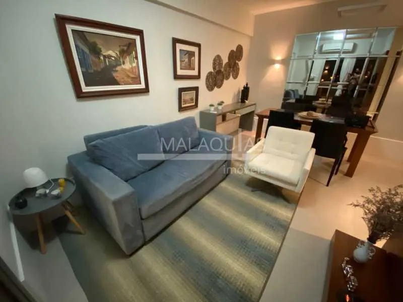 Apartamento de 1 quarto com cozinha fechada e varanda