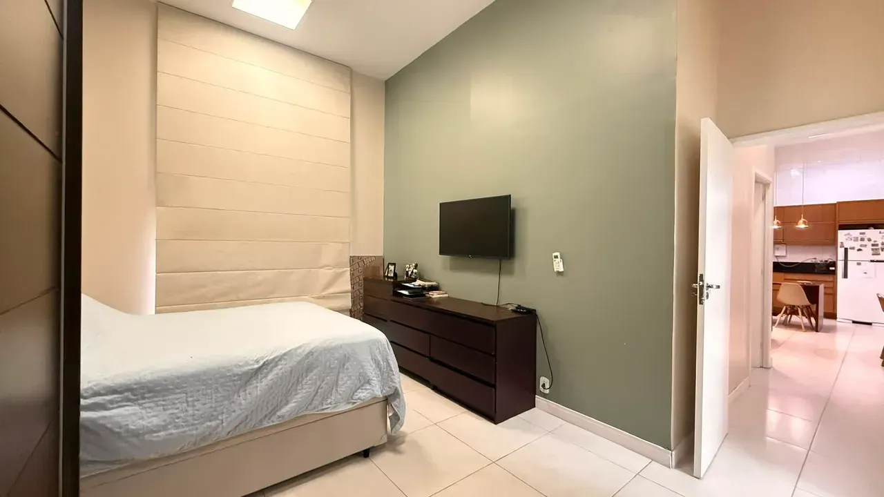 Furnished loft with 2 bedrooms and open-plan kitchen — photo 3