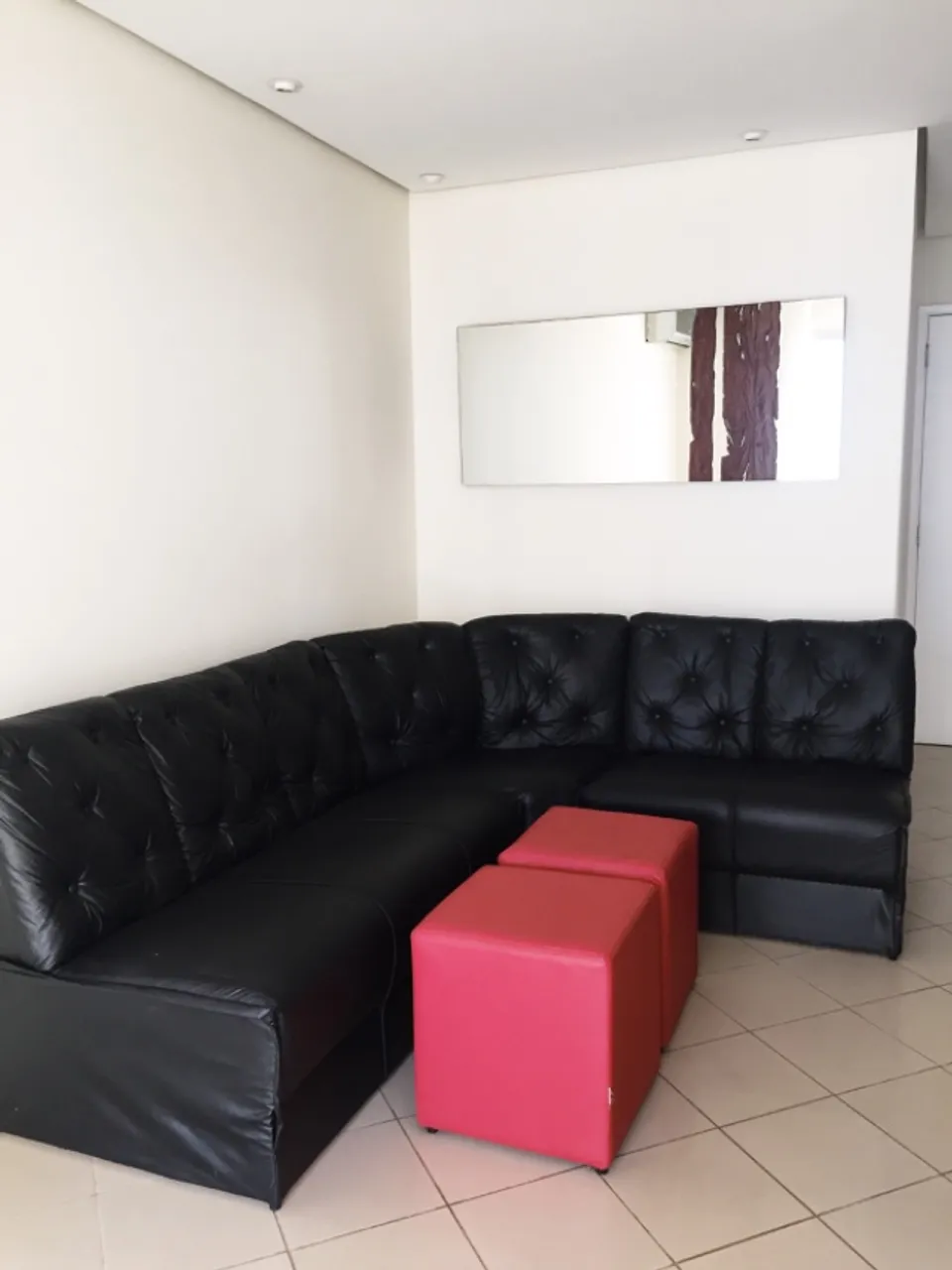 Apartamento com 3 quartos e cozinha fechada com fogão a gás — photo 2