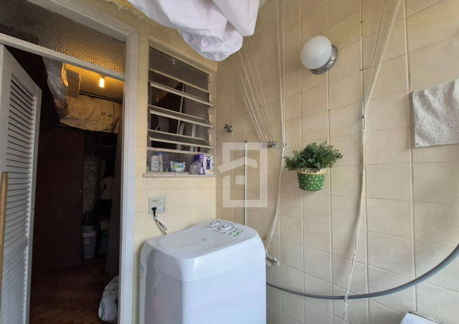 Unfurnished 3-bedroom apartment with a balcony — photo 29