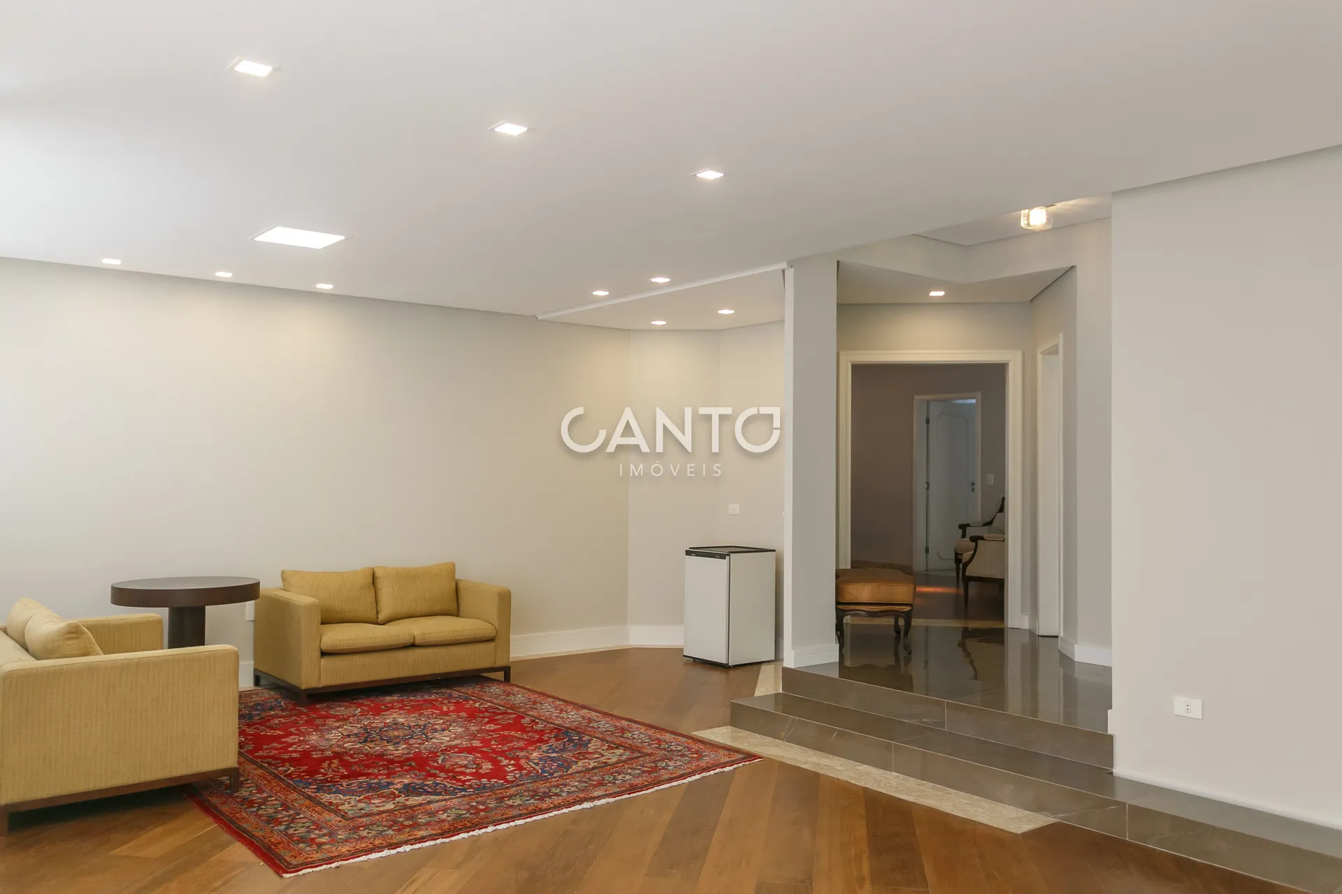 4-bedroom apartment with 3 parking spaces included — photo 11