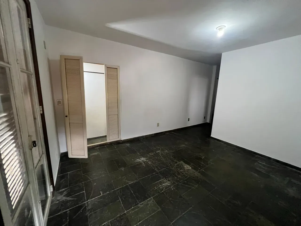 Duplex house with 4 bedrooms, 2 en-suites, 800 m² — photo 31