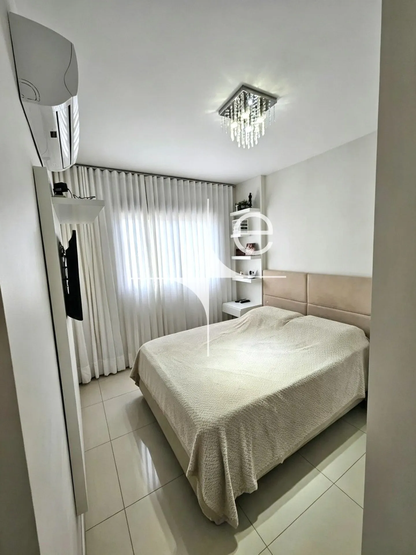 Apartment on the 4th floor with a glass-enclosed balcony — photo 16