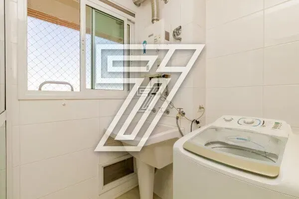 Furnished 3-bedroom apartment on the 13th floor — photo 9