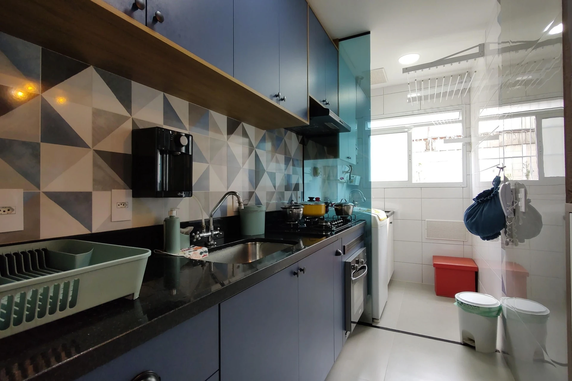 2-bedroom apartment with a glass-enclosed balcony — photo 57