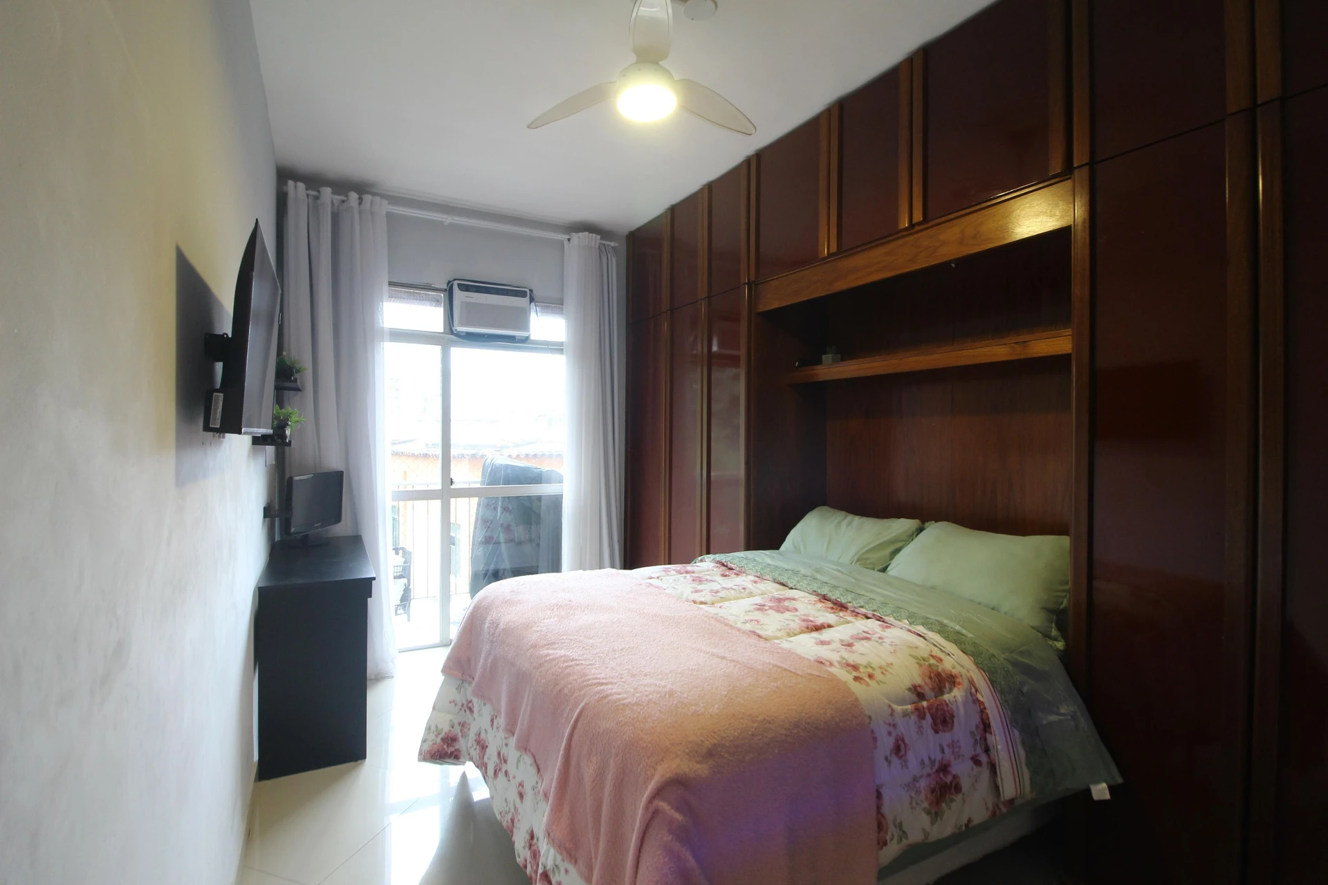 Furnished apartment, 92 m², with a washing machine — photo 16