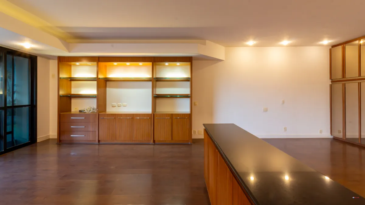 Панорамні вікна та 4 спальні: квартира 217 м² — photo 7