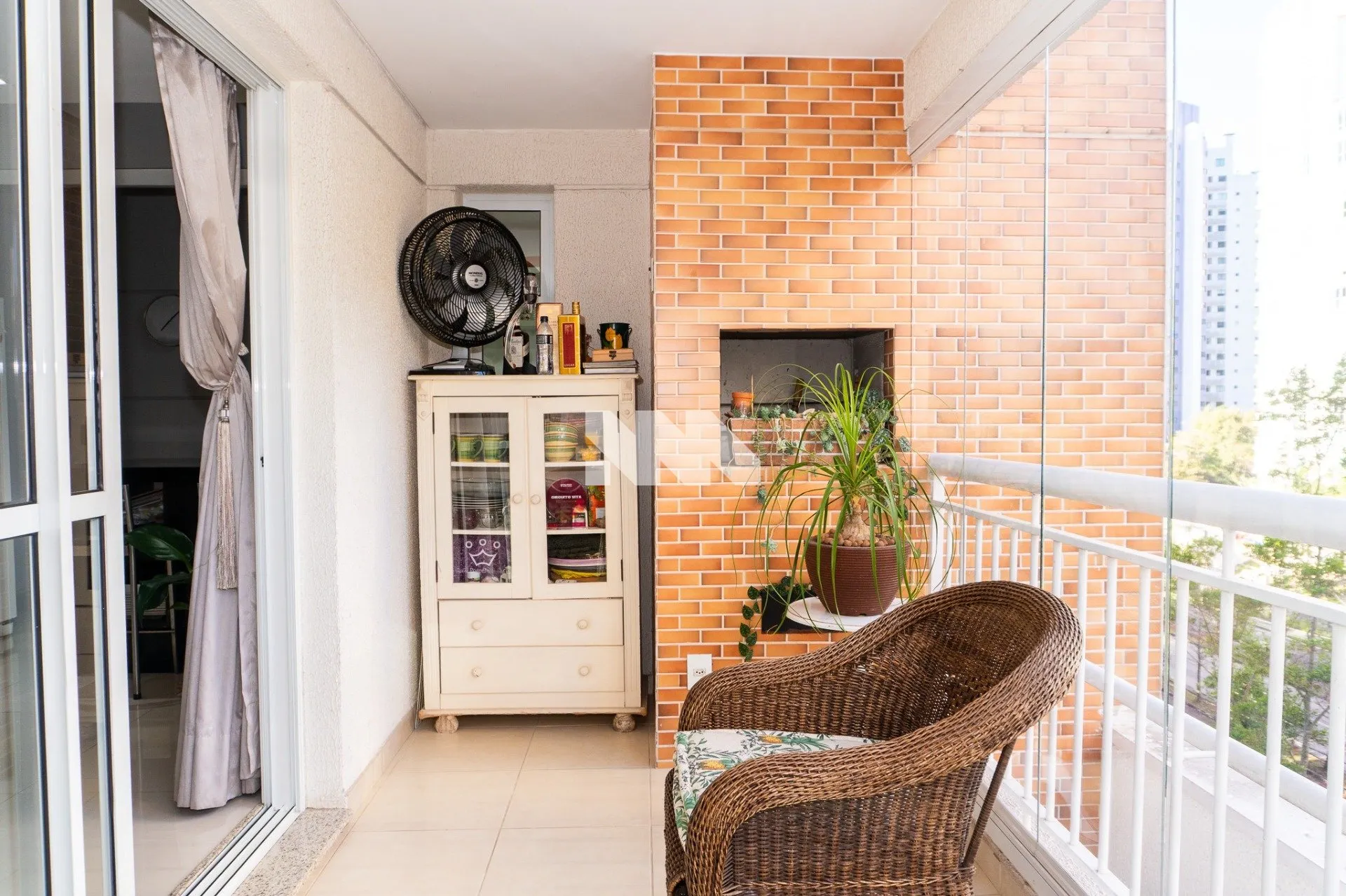 Semi-furnished apartment with 3 bedrooms and balcony grill — photo 34