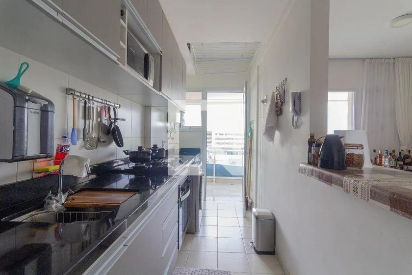 Furnished 70 m² apartment with open-plan kitchen — photo 3