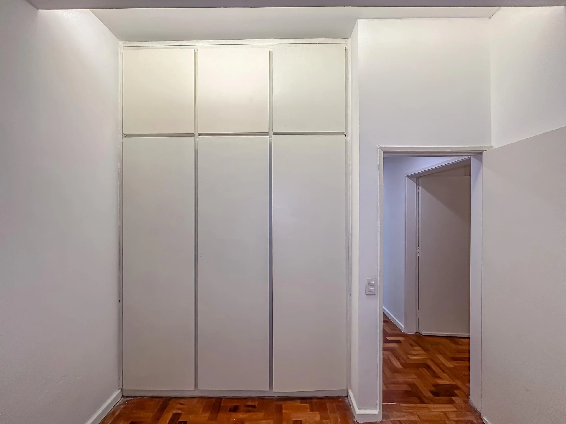 Apartment with 3 bedrooms, 1 en-suite and separate kitchen — photo 31