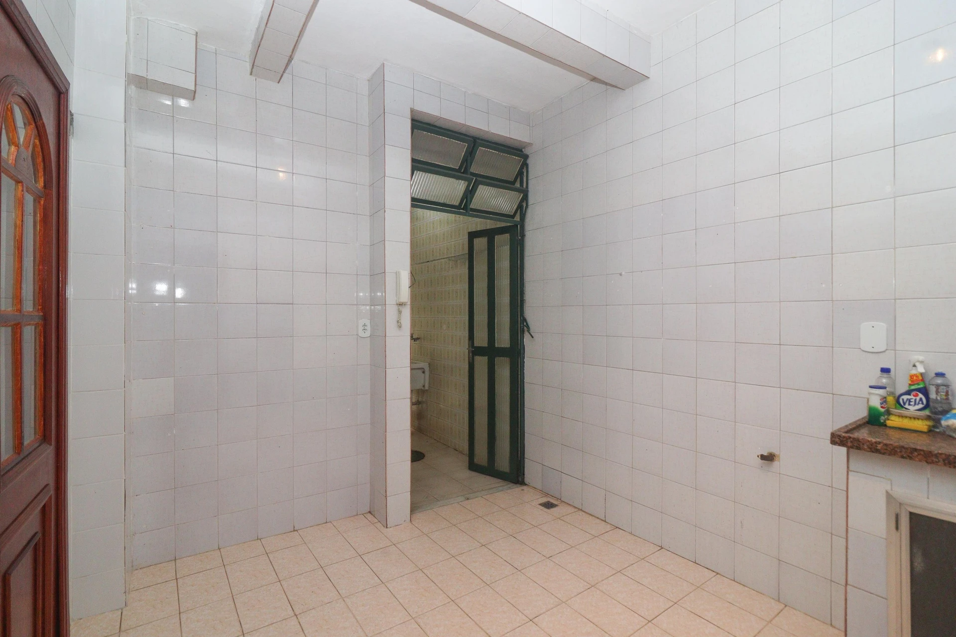 Квартира з 2 спальнями та дерев'яною підлогою або ламінатом — photo 3