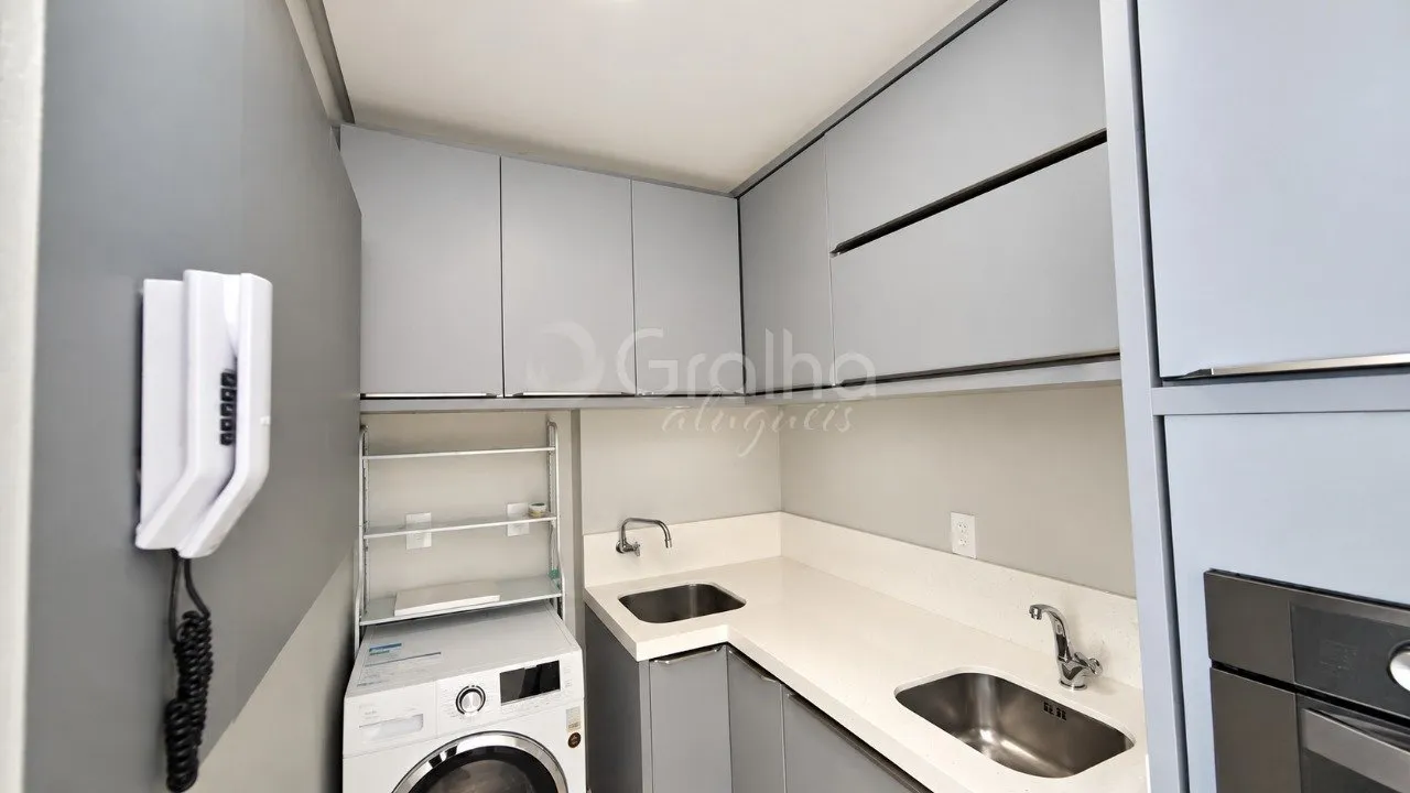 Washing machine in a one-bedroom apartment, 39 m² — photo 15