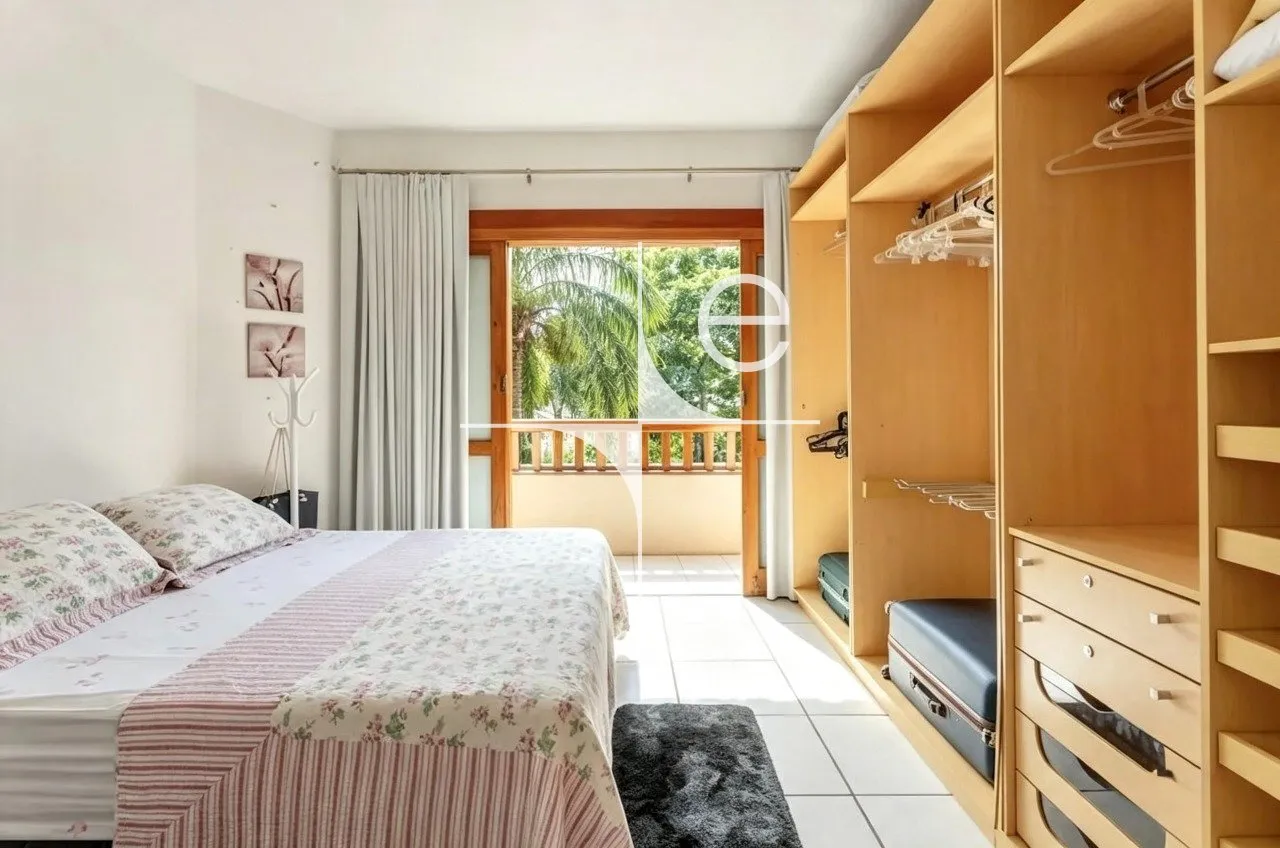 Furnished house with 5 en-suite bedrooms and shared pool — photo 8
