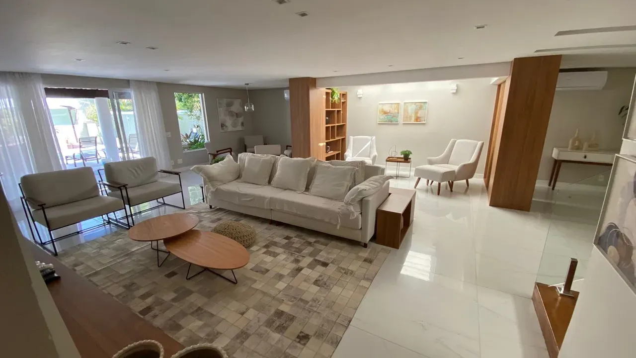 500 m² house with 4 bedrooms and a terrace — photo 30