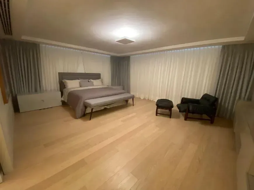 Apartamento sin muebles con 4 dormitorios y 5 baños — photo 28