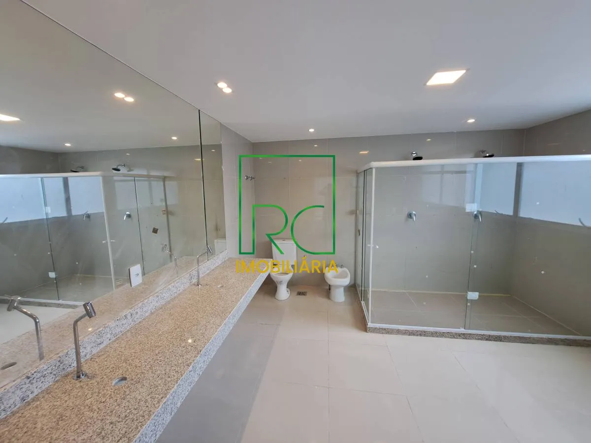 Condominium house with 6 en-suite bedrooms and garden — photo 29