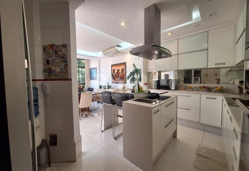 Furnished apartment 267 m² with 3 bedrooms and views — photo 16