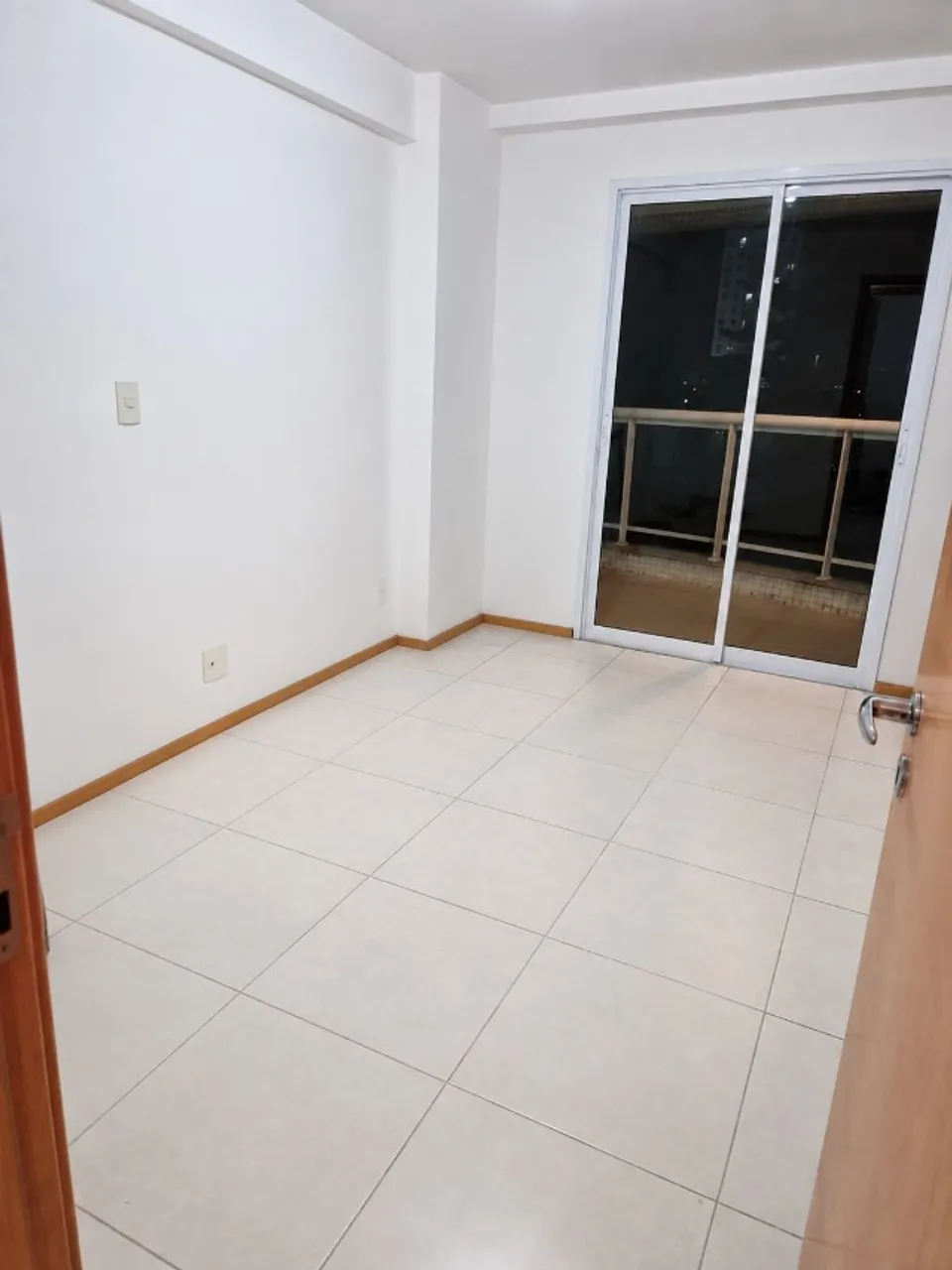 3-bedroom apartment in a building with a gym — photo 8