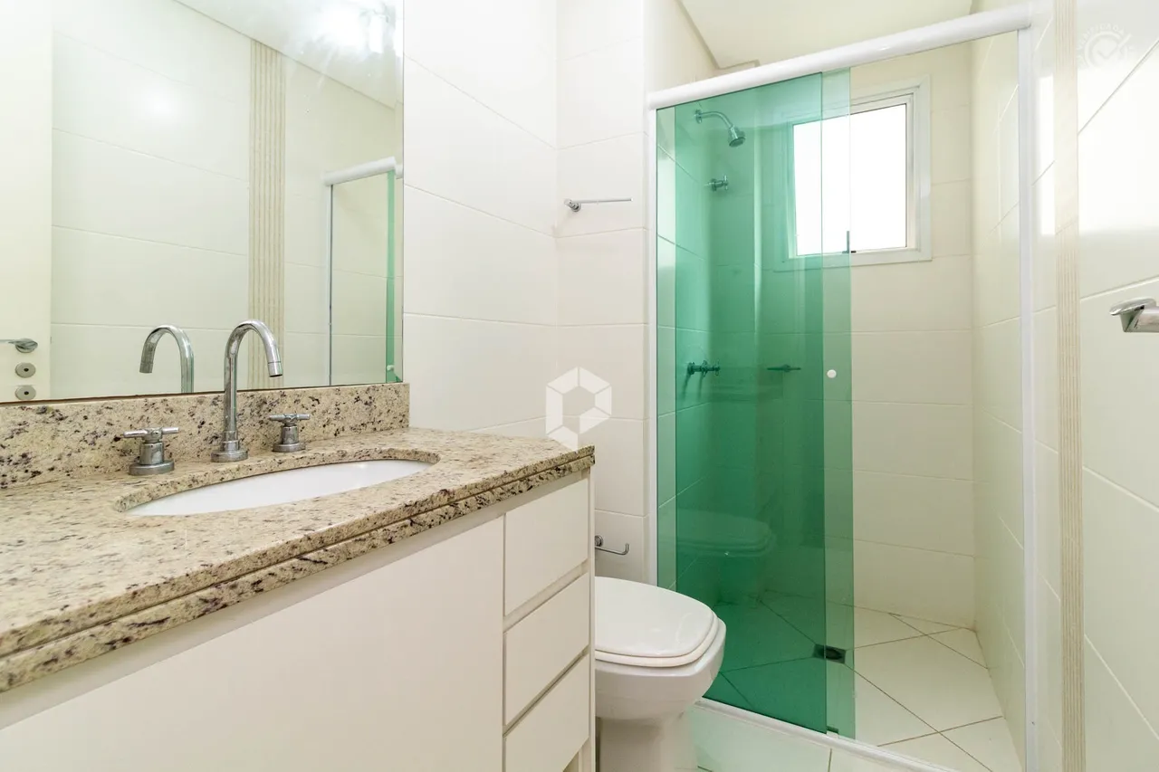 3-bedroom apartment with a glazed enclosed balcony — photo 20