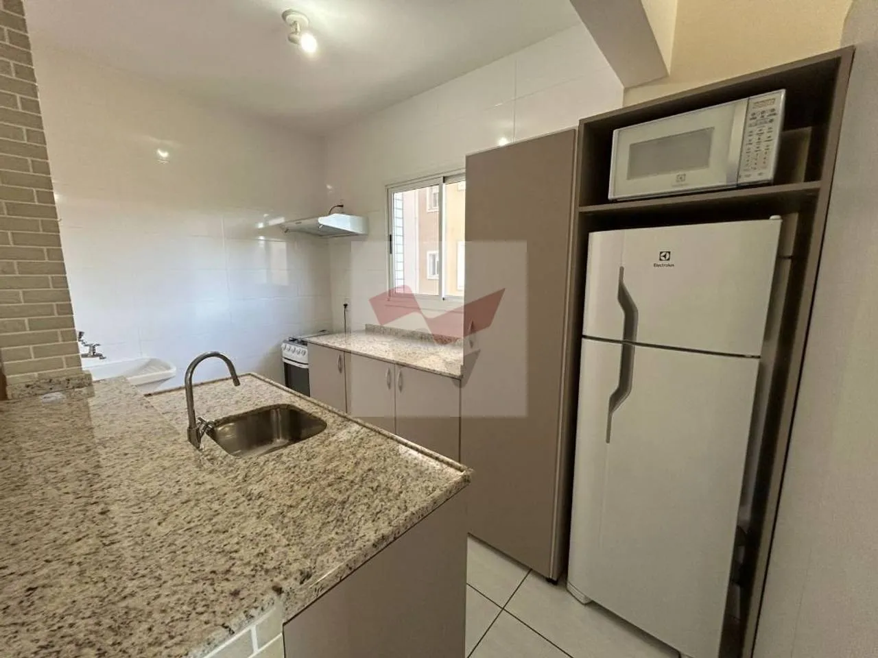 41 m² studio with a washing machine and a home office