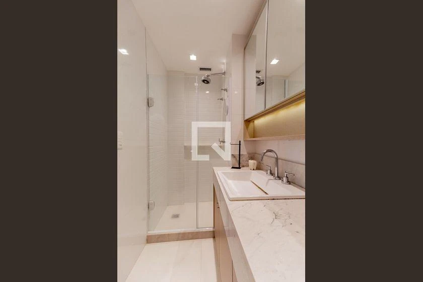 110 m² apartment with enclosed balcony and 3 bedrooms — photo 40