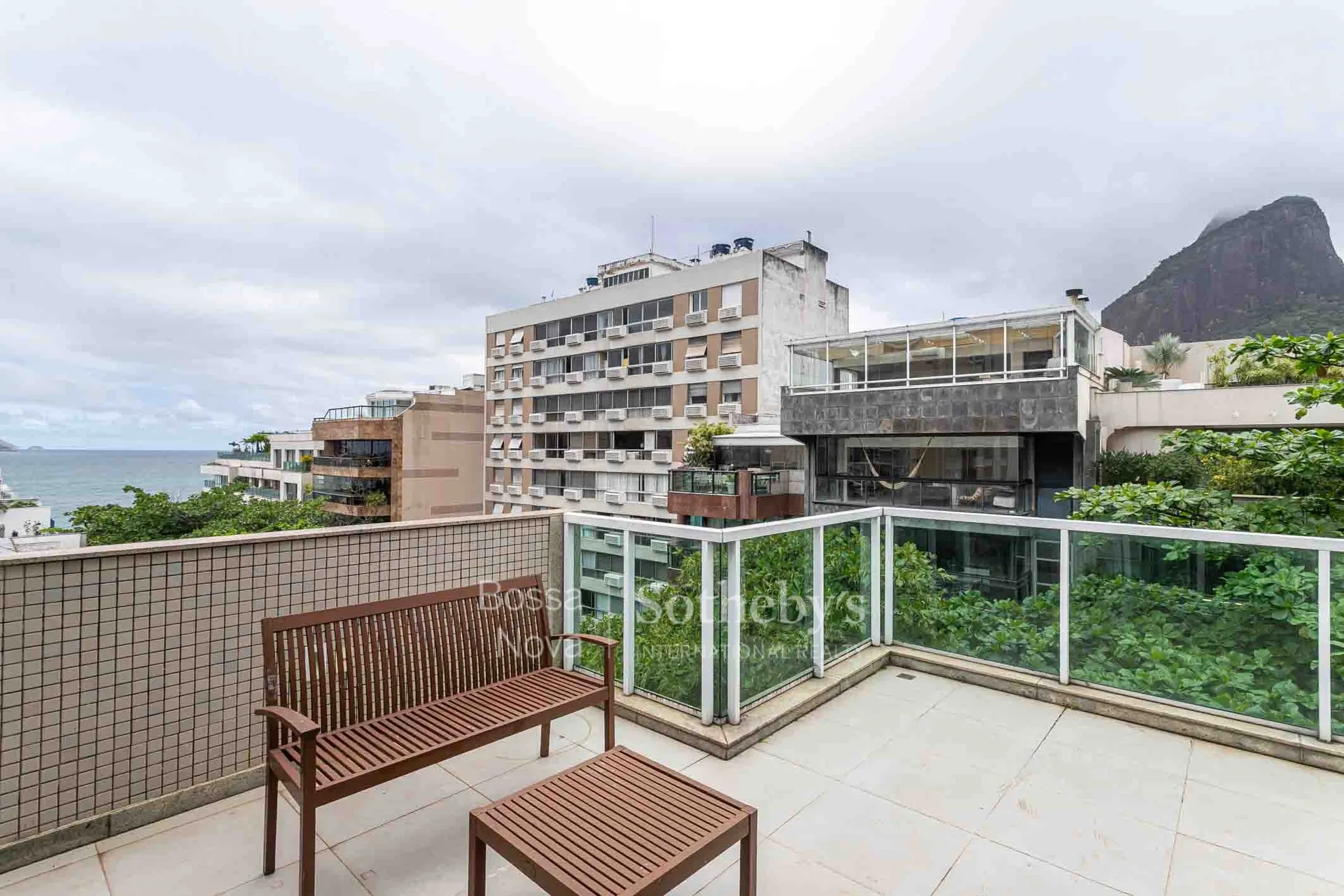 3-bedroom apartment with a private BBQ — photo 11