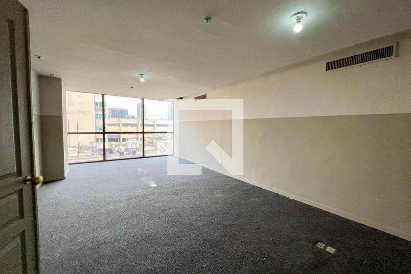 Apartment with 8 bedrooms, 3 bathrooms and 350 m² — photo 15