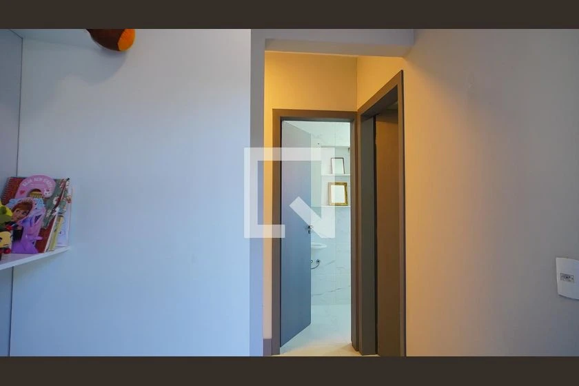 House with 5 bedrooms and 3 en-suites with a balcony — photo 10