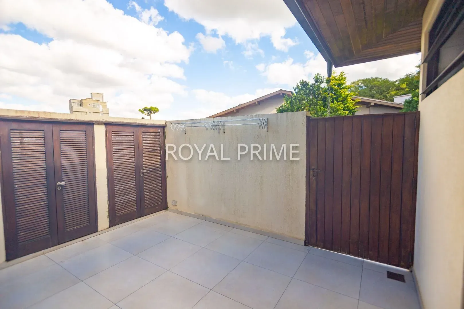 Furnished house in a gated community with 4 bedrooms and 5 baths — photo 32