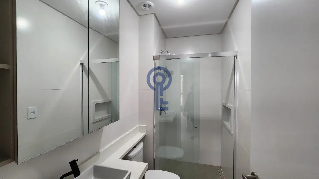 Furnished 59 m² studio with open-plan kitchen and electric stove — photo 12