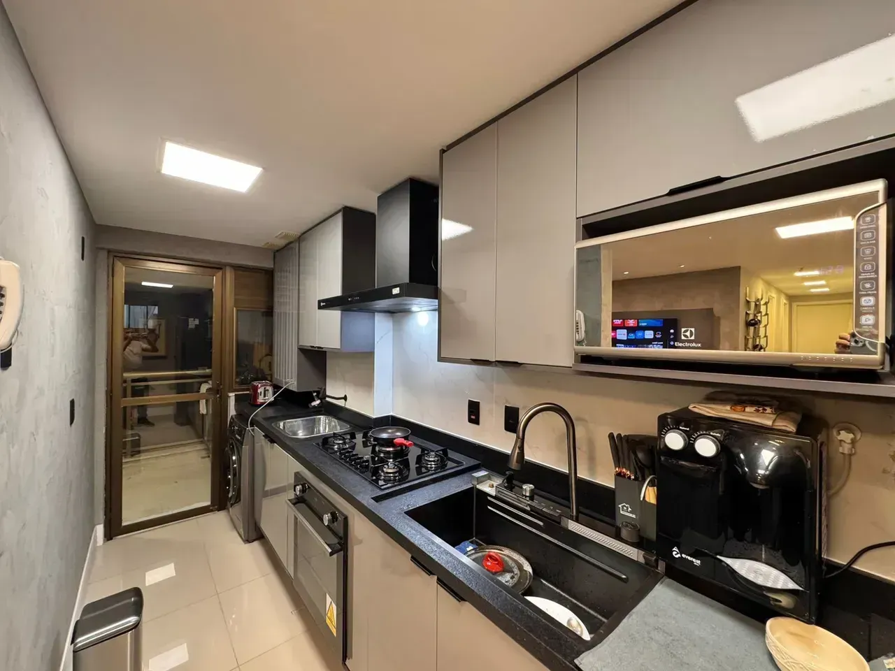 Furnished apartment with 3 bedrooms and an open kitchen — photo 4