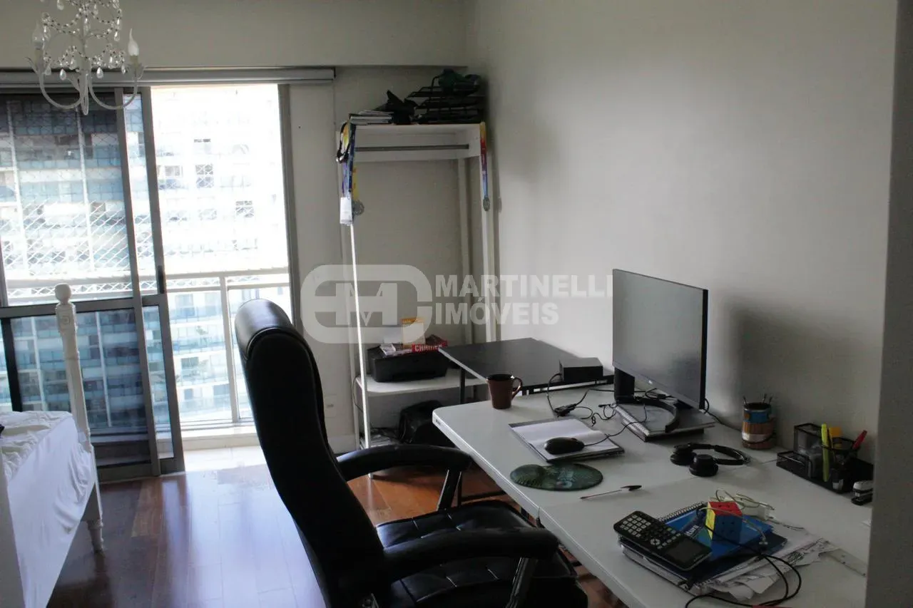 Furnished apartment with 4 bedrooms and a glass balcony — photo 36