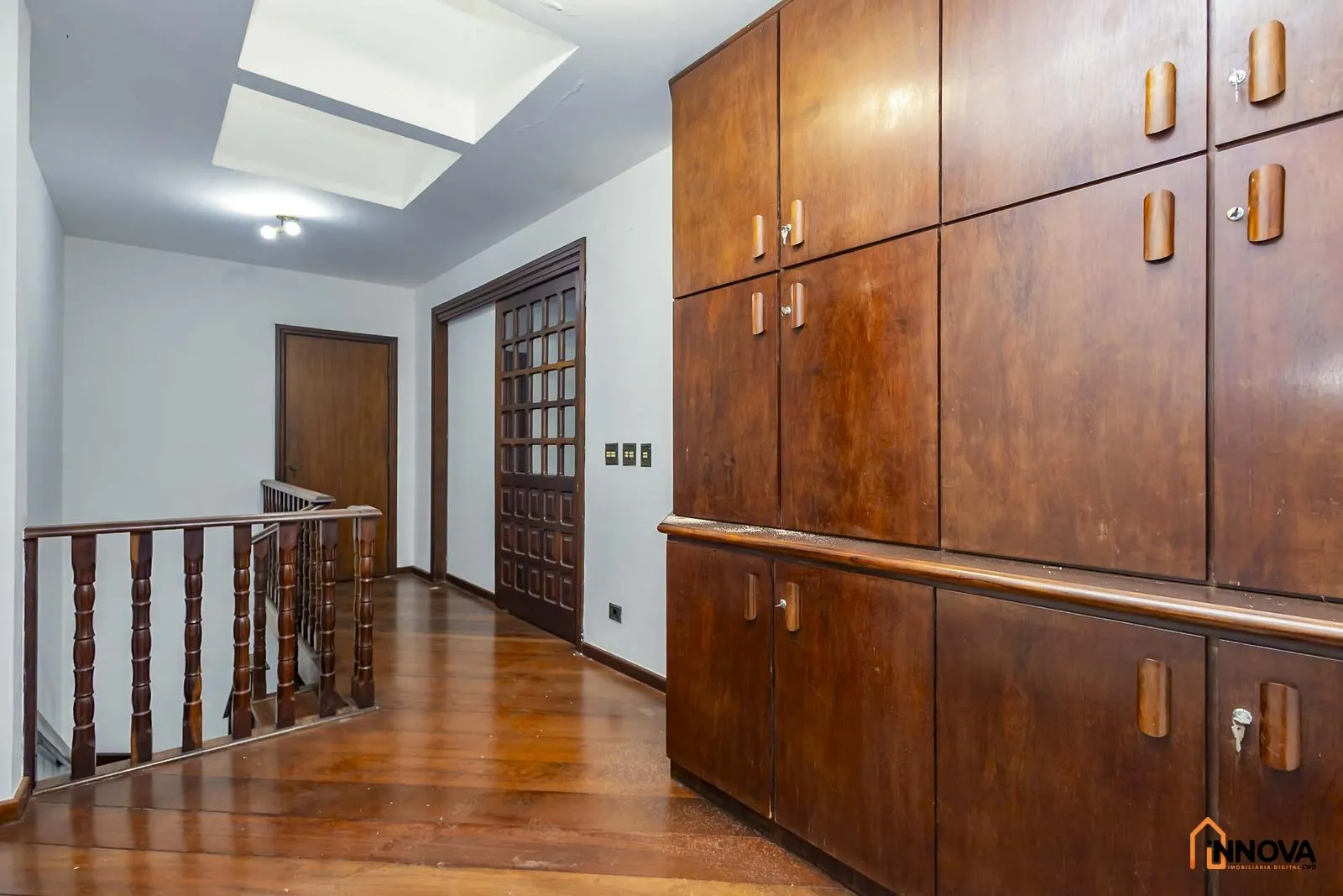 House with 5 bedrooms, 10 bathrooms, 5 parking spaces — photo 10