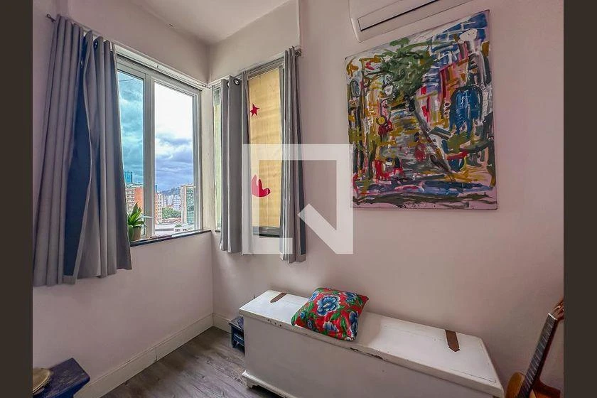 Furnished studio, 33 m², with a home office — photo 12