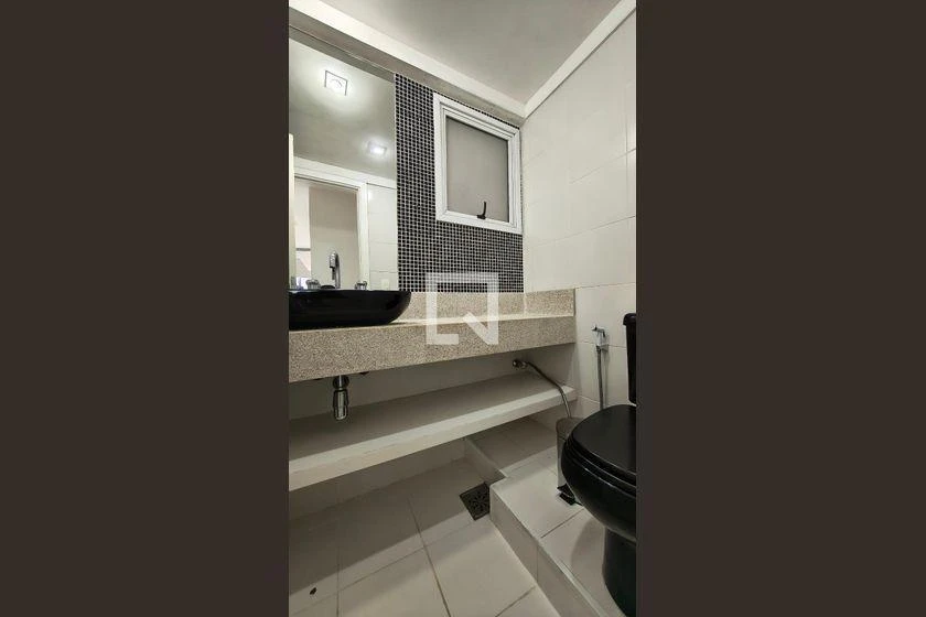 2-bedroom apartment in a building with a gym — photo 24