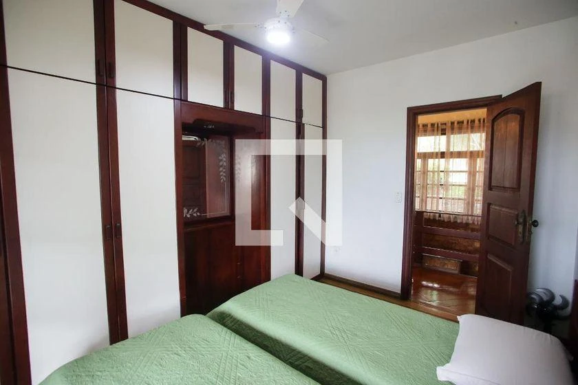Furnished 400 m² house with 4 bedrooms and 4 bathrooms — photo 47
